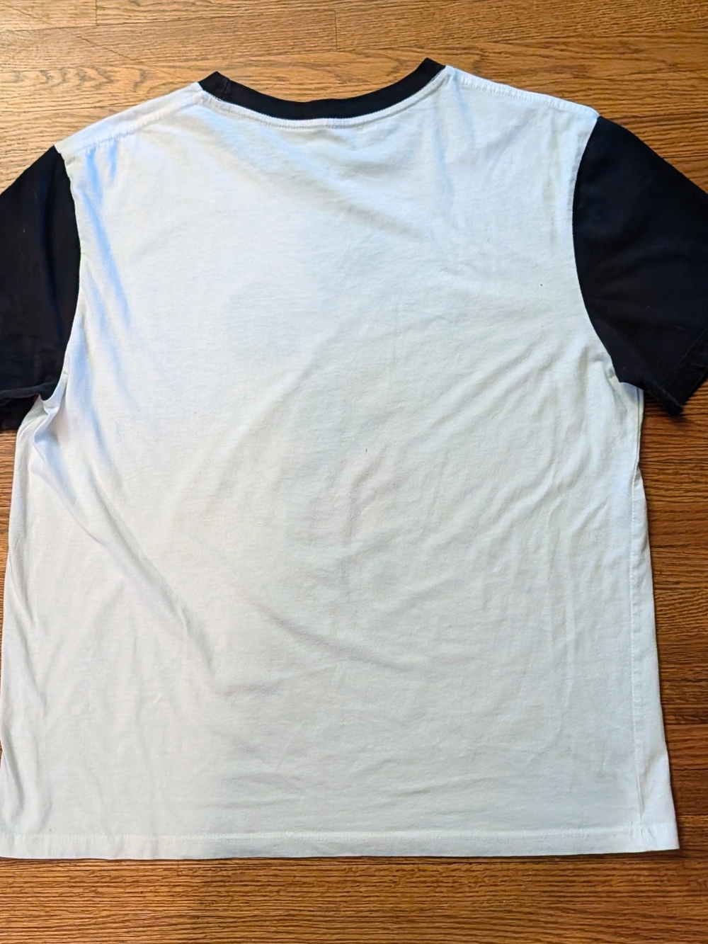 Vintage Unisex Disney White &Black Short Sleeve Mickey Graphic Tee Size M (Mens) - Picture 5 of 8